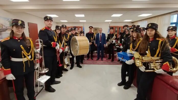 Χριστουγεννιάτικα Κάλαντα τραγούδησαν στον Περιφερειάρχη Δυτικής Μακεδονίας