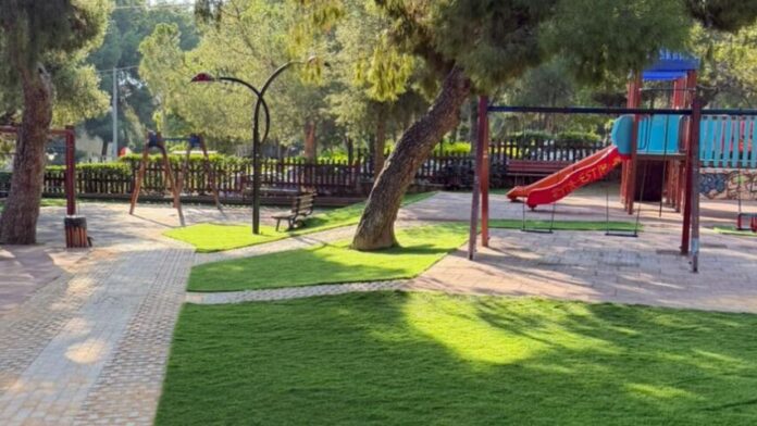 Περιφέρεια Αττικής ενισχύει την ασφάλεια σε παιδική χαρά του Δήμου Λυκόβρυσης-Πεύκης