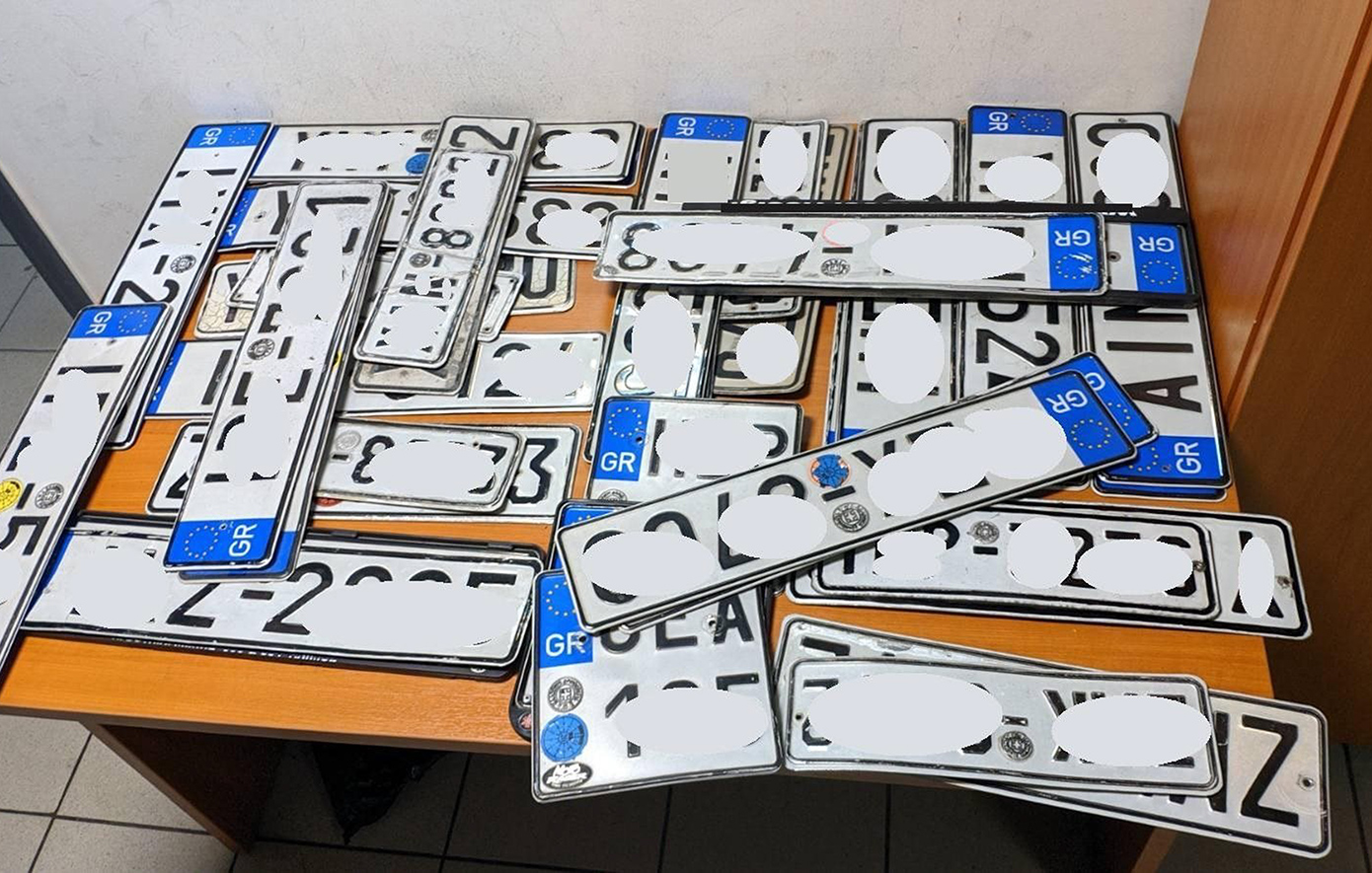 Ο Δήμος Θεσσαλονίκης επιστρέφει πινακίδες, διπλώματα και άδειες κυκλοφορίας για τα Χριστούγεννα