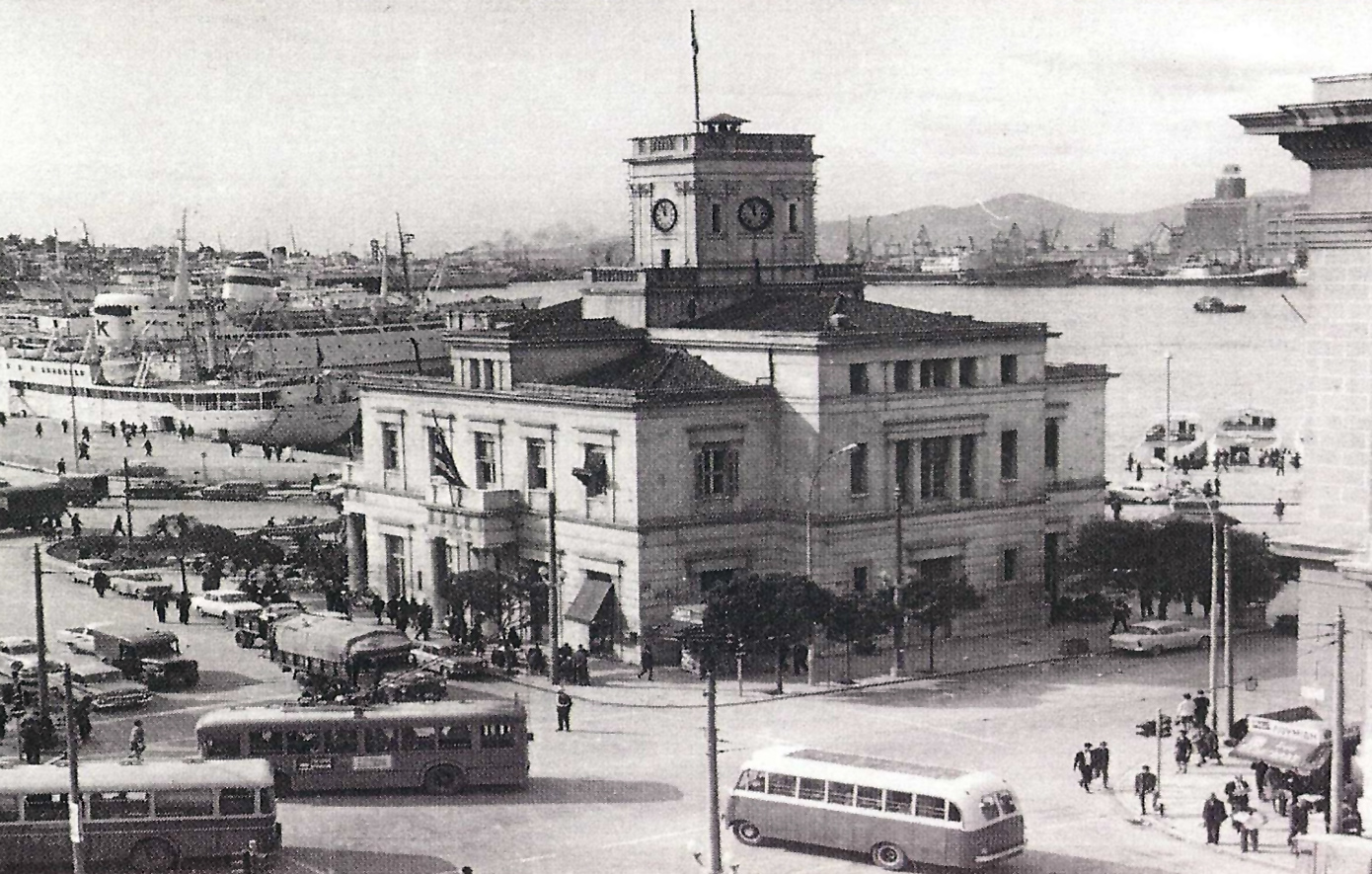 Σαν σήμερα 18 Δεκεμβρίου: Καταρρέει το ρολόι του Πειραιά – Όταν η πόλη έχασε το έμβλημά της