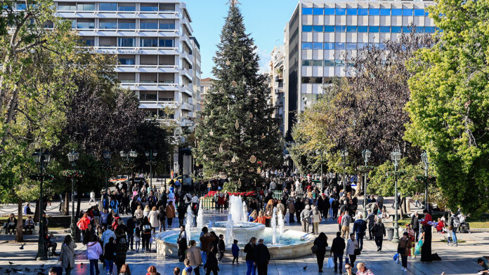 Χριστουγεννιάτικη ατμόσφαιρα στην αγορά: Πώς θα λειτουργούν τα μαγαζιά την παραμονή 24 Δεκεμβρίου