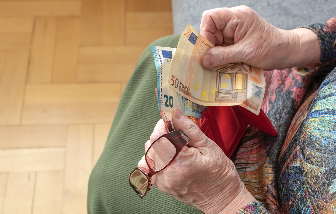 Συντάξεις Ιανουαρίου: Πότε θα πιστωθούν χρήματα στους λογαριασμούς των δικαιούχων