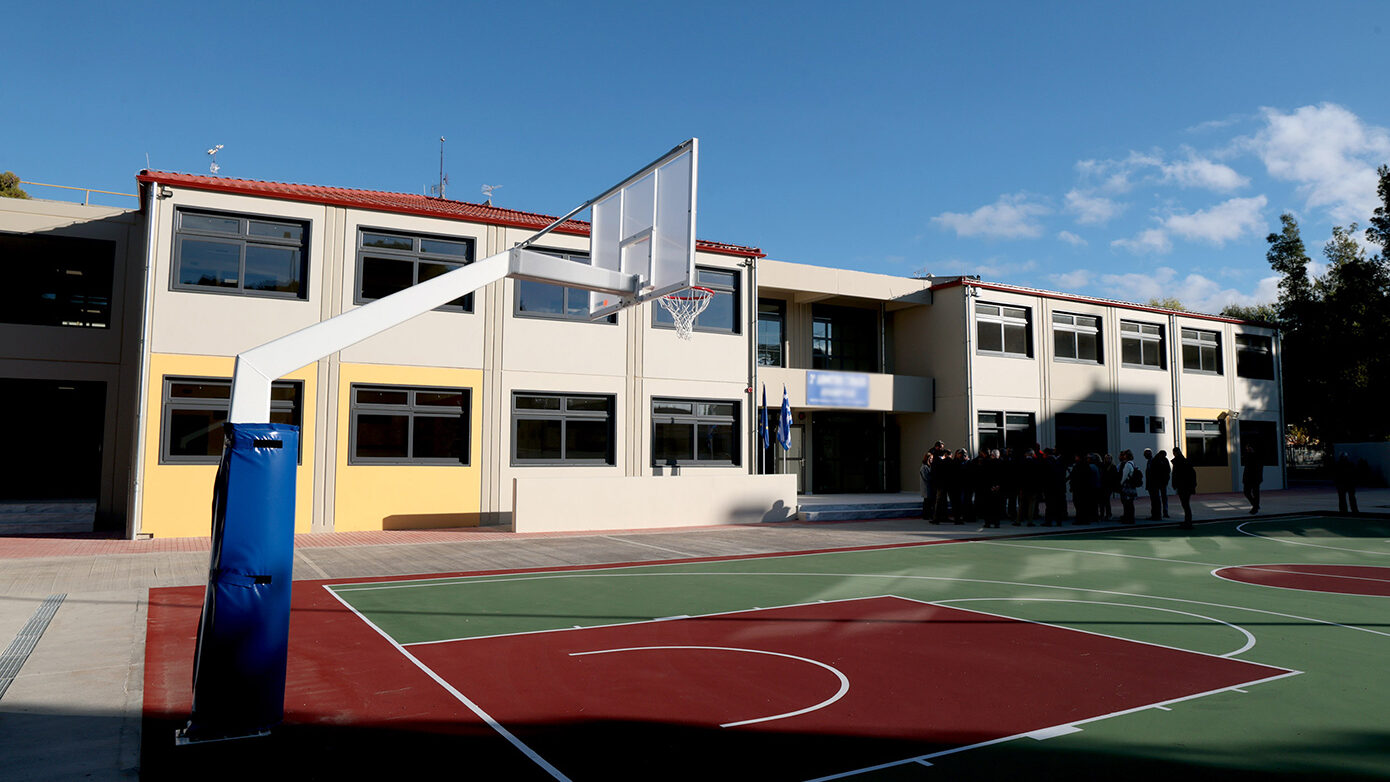 Η δράση του κυκλώματος που διακινούσε κάνναβη και κοκαΐνη σε σχολεία και γήπεδα της Αττικής με ανήλικους «βαποράκια»