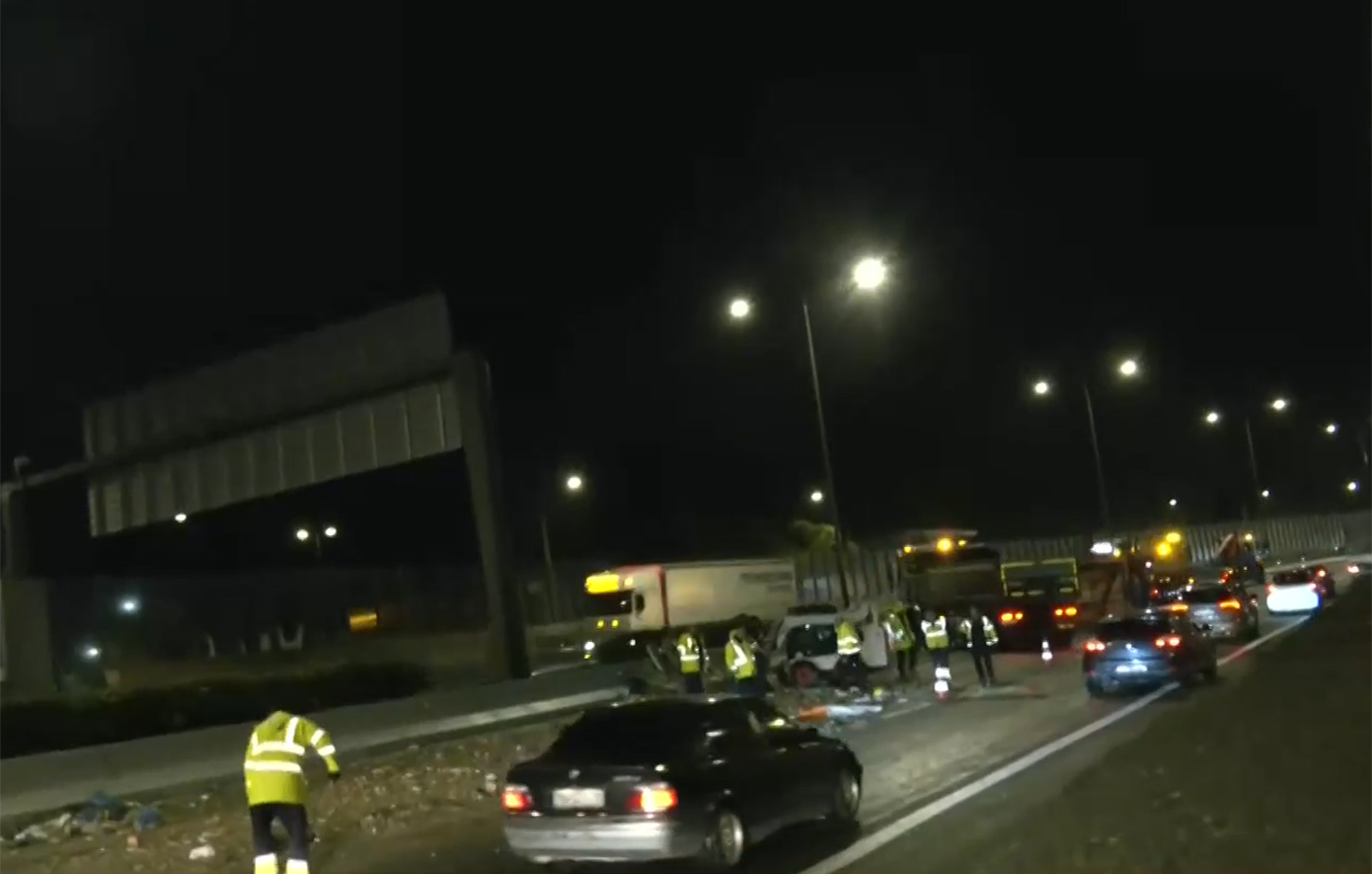 Κίνηση τώρα: Χάος στον Κηφισό λόγω ανατροπής φορτηγού – Πού αλλού εντοπίζονται προβλήματα