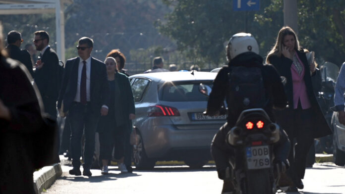 Στην Ευελπίδων οι τράπερ για το δίκτυο ναρκωτικών – Τα έσοδά τους υπερβαίνουν τις 95.000 ευρώ