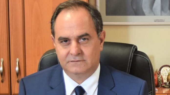Β. Τσιάκος: «Από πότε η υπευθυνότητα και η διεκδίκηση θεωρούνται κινδυνολογία;»