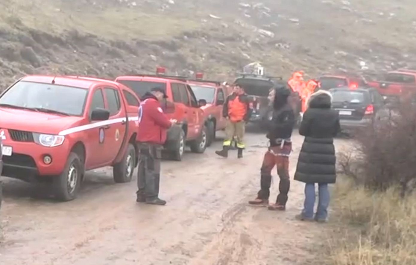 Δραματική εξέλιξη στα Βαρδούσια: Βρέθηκαν αναίσθητοι κάτω από χιονοστιβάδα τρεις ορειβάτες και μία γυναίκα