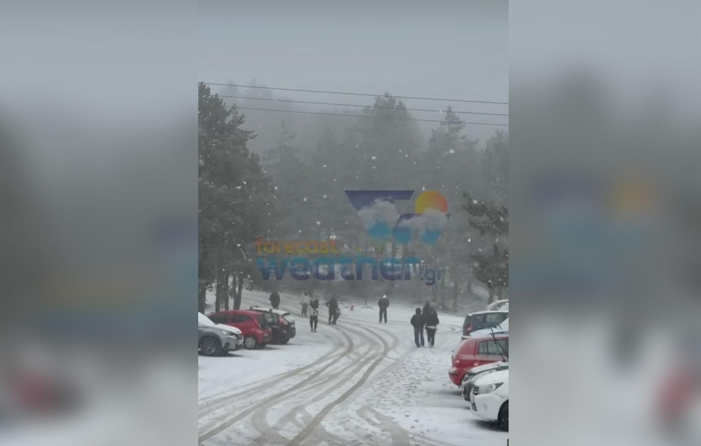 Κλειστοί δρόμοι στην Πάρνηθα εξαιτίας χιονόπτωσης – Δείτε το βίντεο