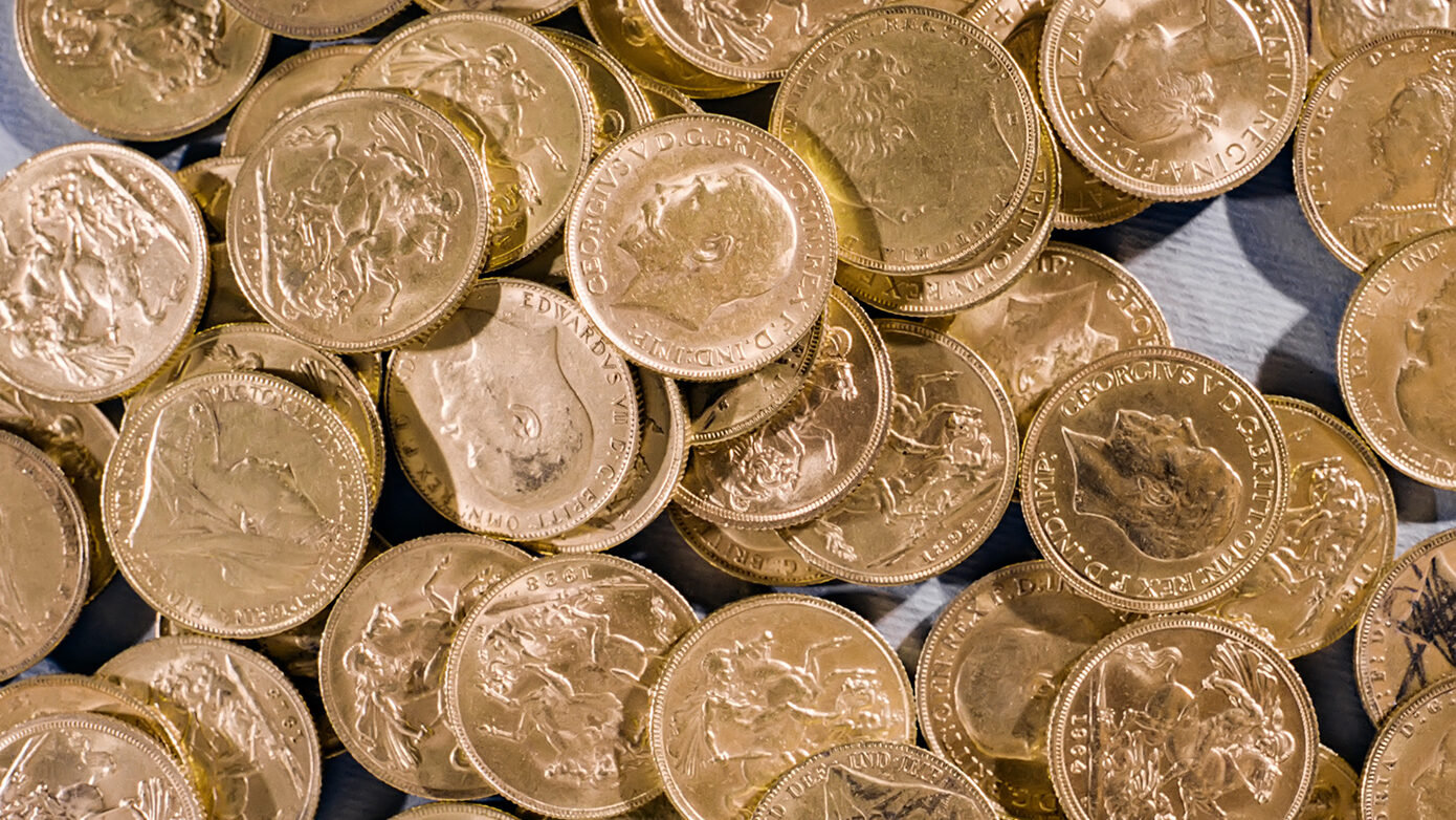 Η χρυσή λίρα καταρρίπτει ρεκόρ: Αγγίζει τα 1.000 ευρώ – Ανοδική πορεία σε χρυσό και ασήμι