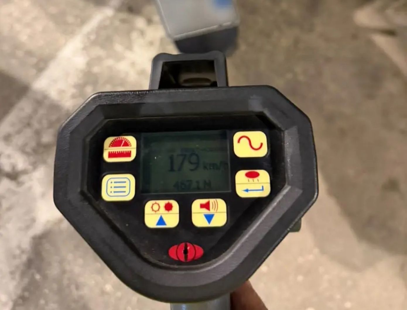 Συλλήψεις για μοτοσικλετιστή που έτρεχε με 179 χλμ./ώρα στη Βουλιαγμένης