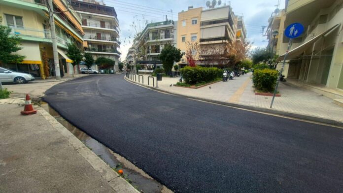 Ολοκληρώθηκαν οι ασφαλτοστρώσεις στα Καμίνια και στην Παλαιά Κοκκινιά από τον Δήμο Πειραιά
