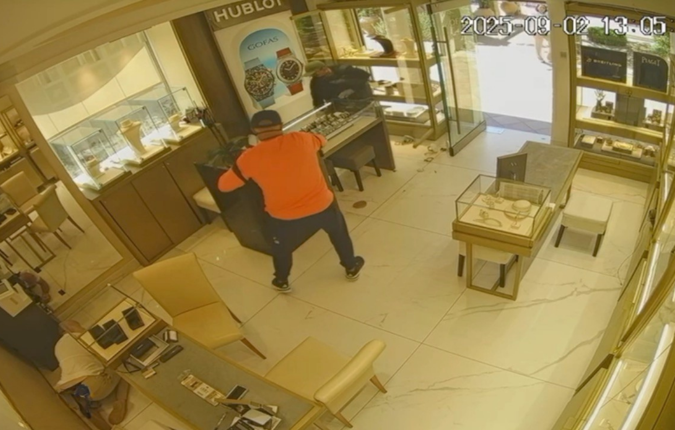 Βίντεο από ληστεία σε κοσμηματοπωλείο Χαλκιδικής – Δύο συλλήψεις στο εξωτερικό μελών των «Ροζ Πανθήρων»