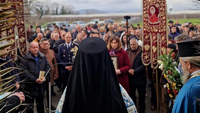 Με κατάνυξη, συγκίνηση και λαμπρότητα εορτάστηκαν τα Αγια Θεοφάνια στη Σκύδρα
