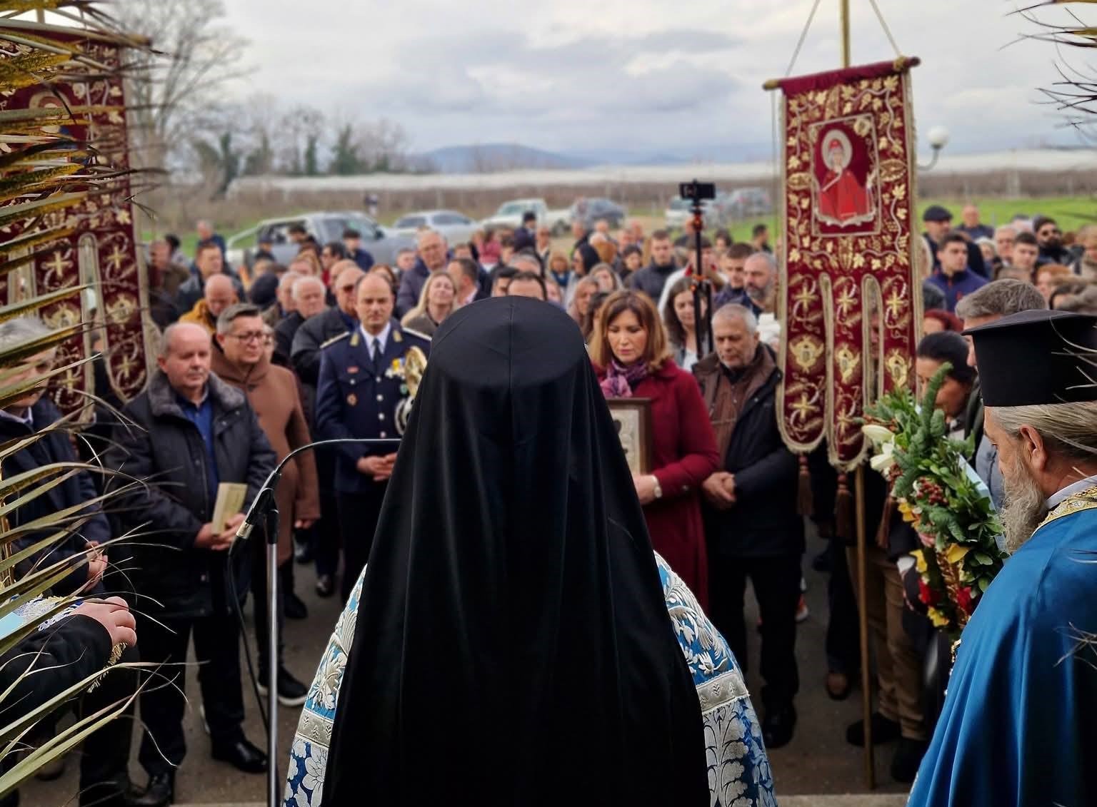 Με κατάνυξη, συγκίνηση και λαμπρότητα εορτάστηκαν τα Αγια Θεοφάνια στη Σκύδρα