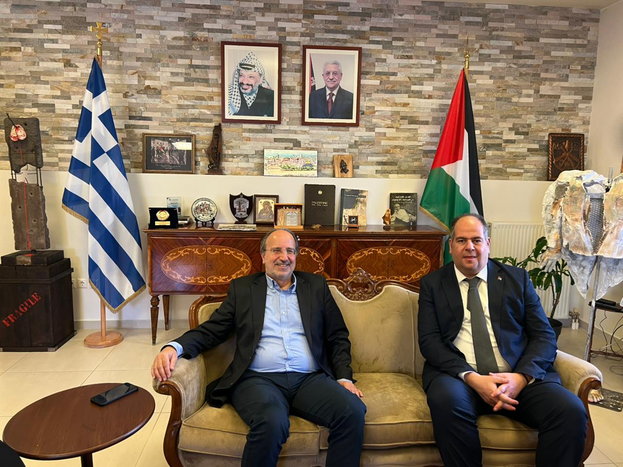 Συνάντηση του δημάρχου Νέας Σμύρνης με τον Παλαιστίνιο πρέσβη