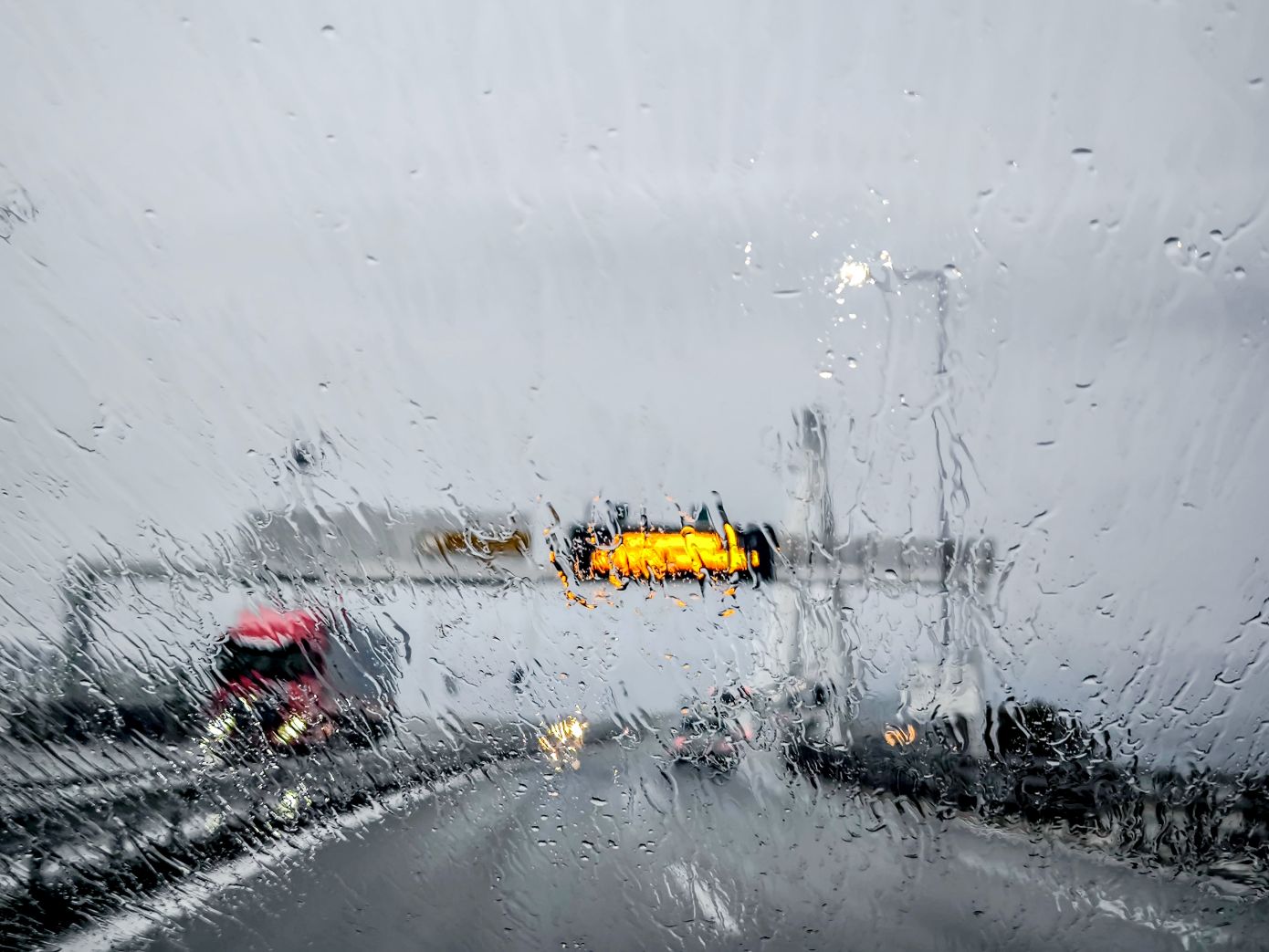 Έκτακτες αλλαγές κυκλοφορίας στη γέφυρα Ρίου-Αντιρρίου εξαιτίας των δυνατών ανέμων – Κλειστό το πορθμείο