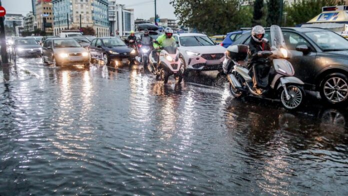 Αυξημένη πιθανότητα να παραμείνουν κλειστά αύριο τα σχολεία στην Αττική εξαιτίας κακοκαιρίας