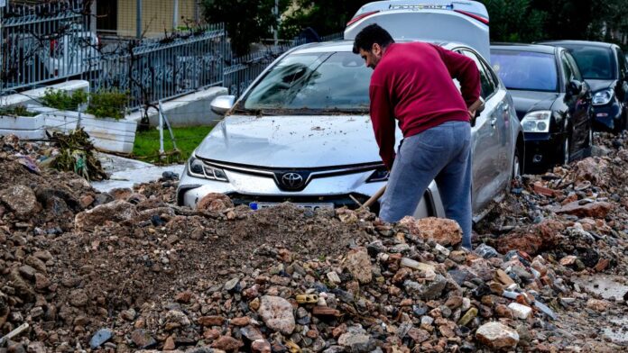 Σκηνές καταστροφής από την κακοκαιρία: Ξεκινούν οι επιθεωρήσεις για αποζημιώσεις σπιτιών και επιχειρήσεων