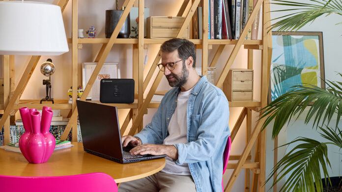 COSMOTE TELEKOM: Απόλυτη εμπειρία internet στο κορυφαίο δίκτυο οπτικών ινών της χώρας