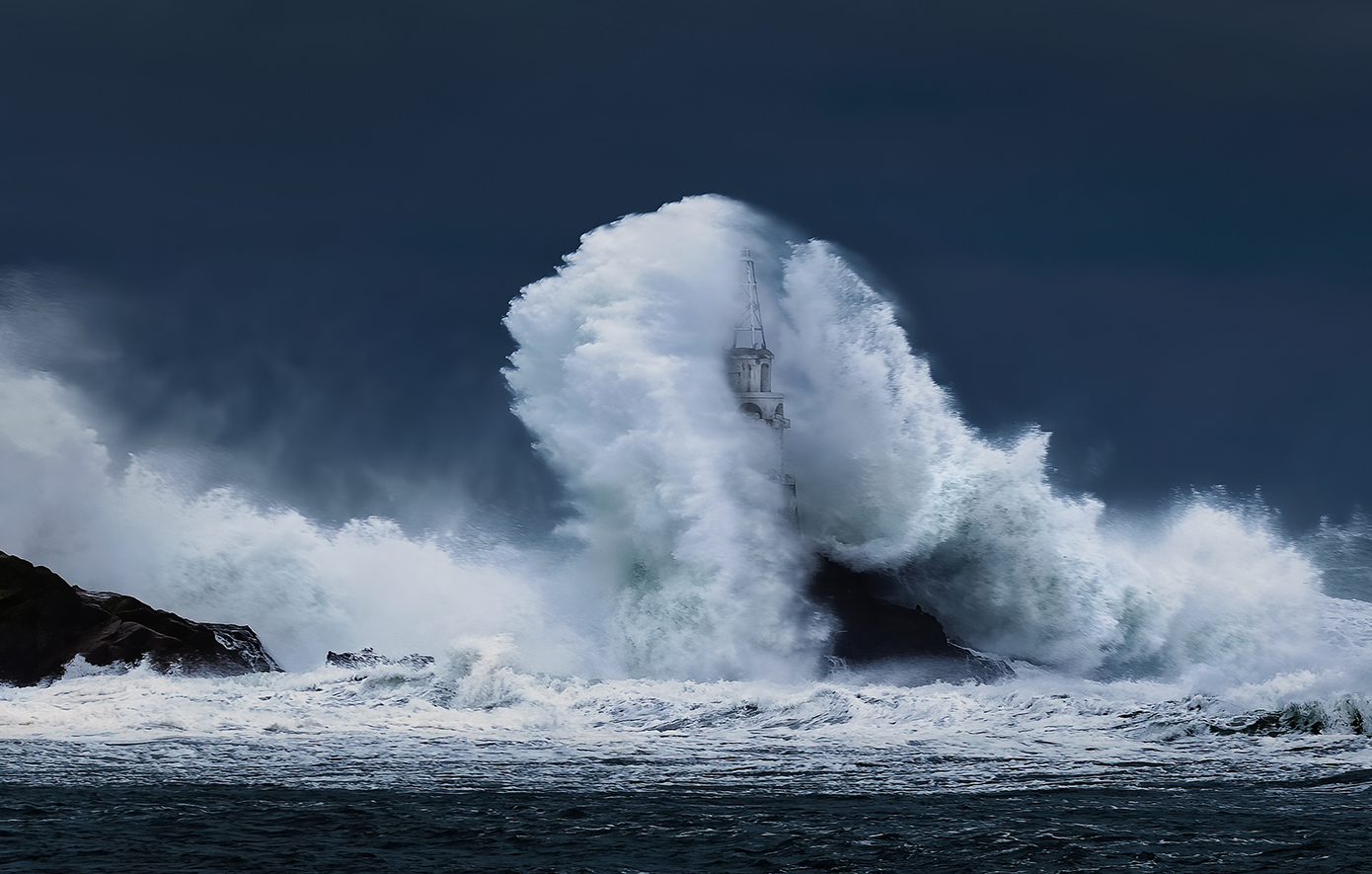 Δραματικό περιστατικό στο Άστρος Κυνουρίας – Συγκλονίζει η αφήγηση διασωθέντα: «Η θάλασσα μας παρέσυρε»