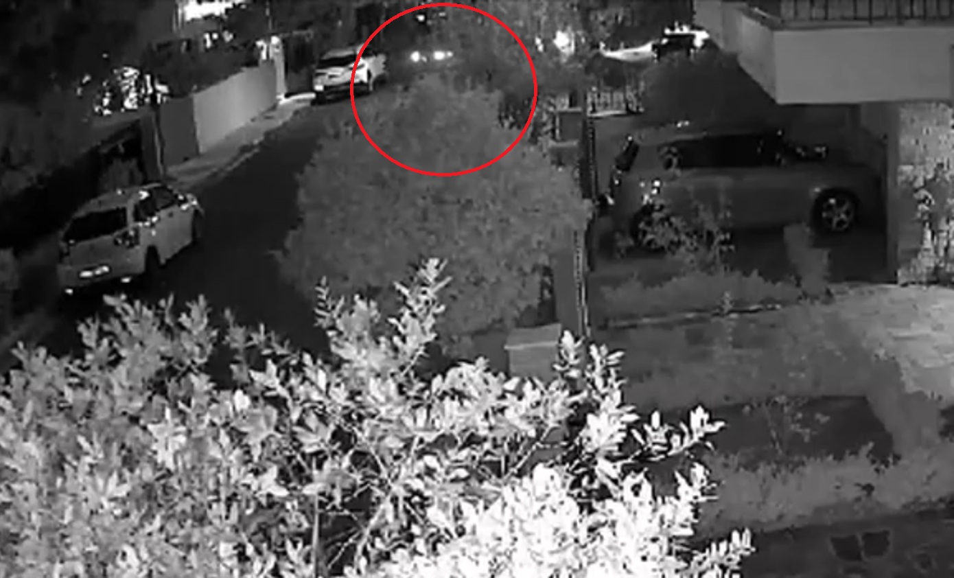 Κηφισιά: Βίντεο σοκ με μεθυσμένο οδηγό να συγκρούεται με σταθμευμένα οχήματα – Αλκοόλ 7 φορές πάνω από το όριο