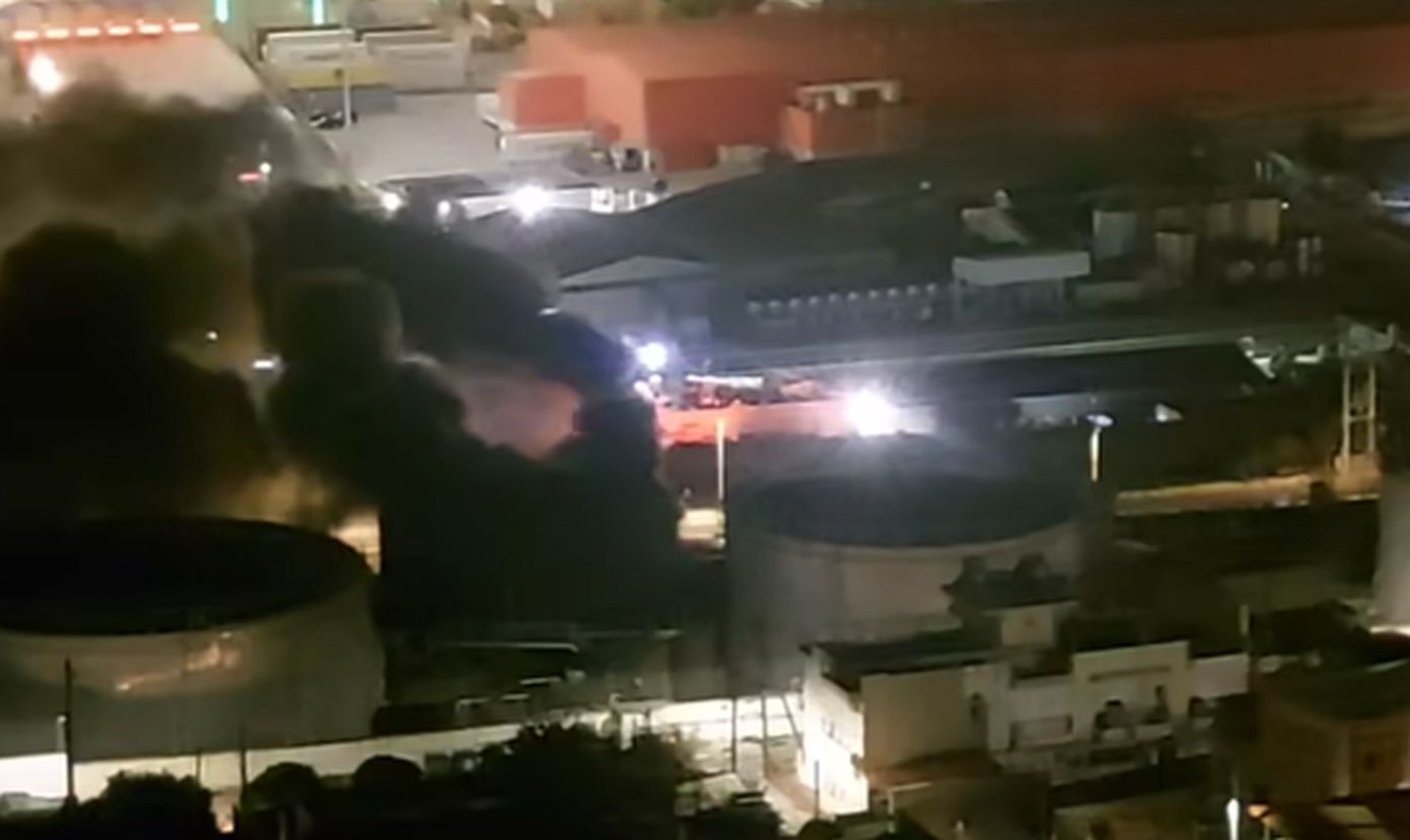 Πυρκαγιά αυτή τη στιγμή στα Καζάνια Πέραμα – Συναγερμός στην Πυροσβεστική