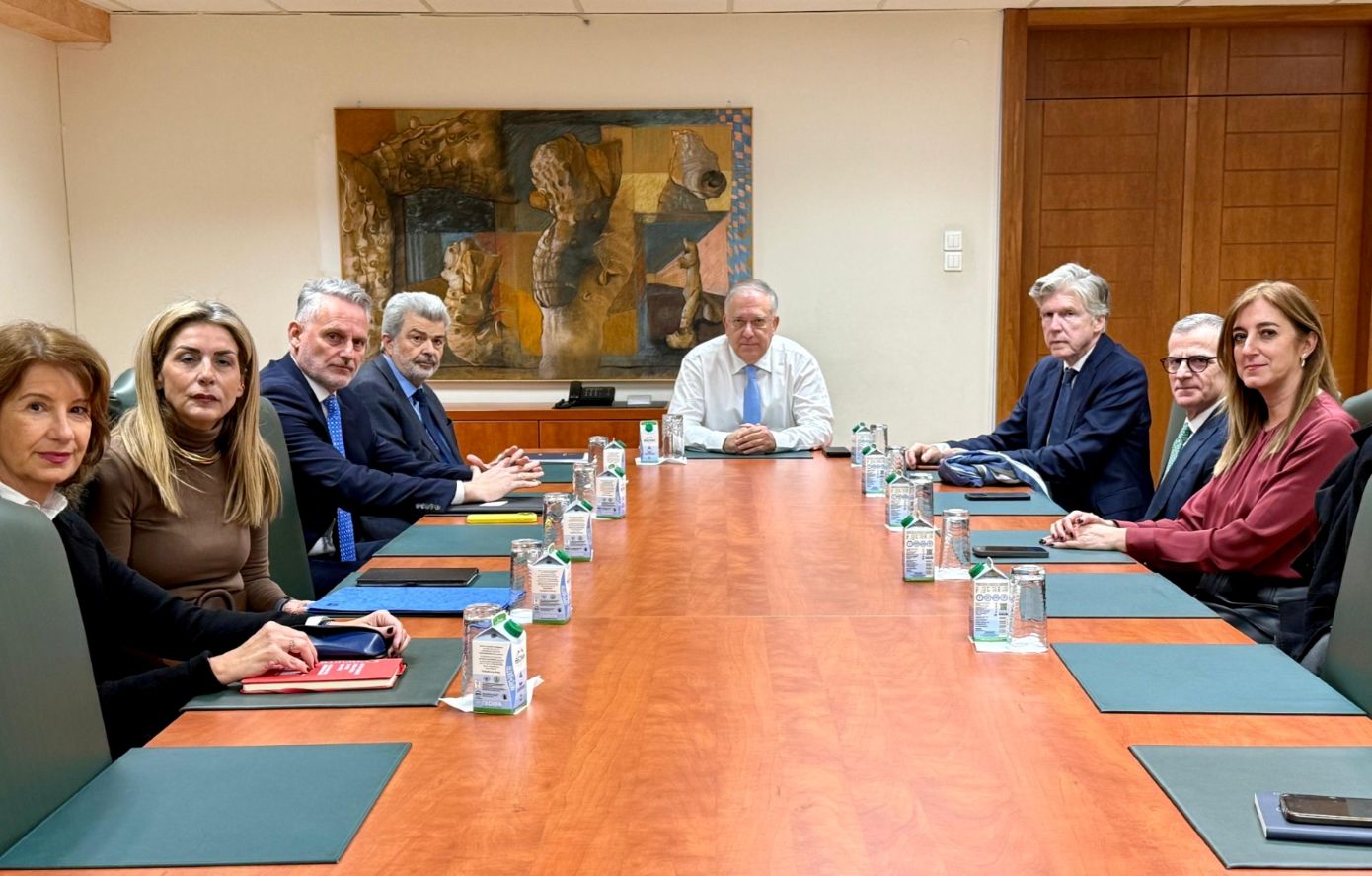 Συνάντηση Θεοδωρικάκου με την Ένωση Ασφαλιστικών Εταιριών Ελλάδος για τα κόστη ασφάλισης υγείας