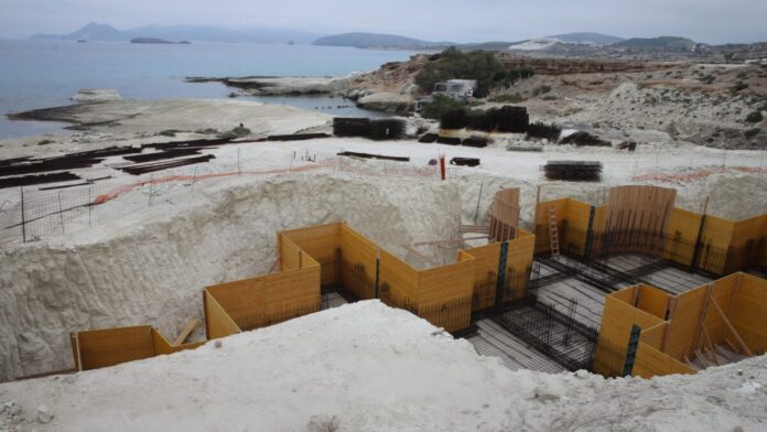 Δ. Μήλου: Εντολή για άμεση αποκατάσταση περιβαλλοντικής βλάβης – Το Σαρακήνικο δεν είναι ιδιοκτησία