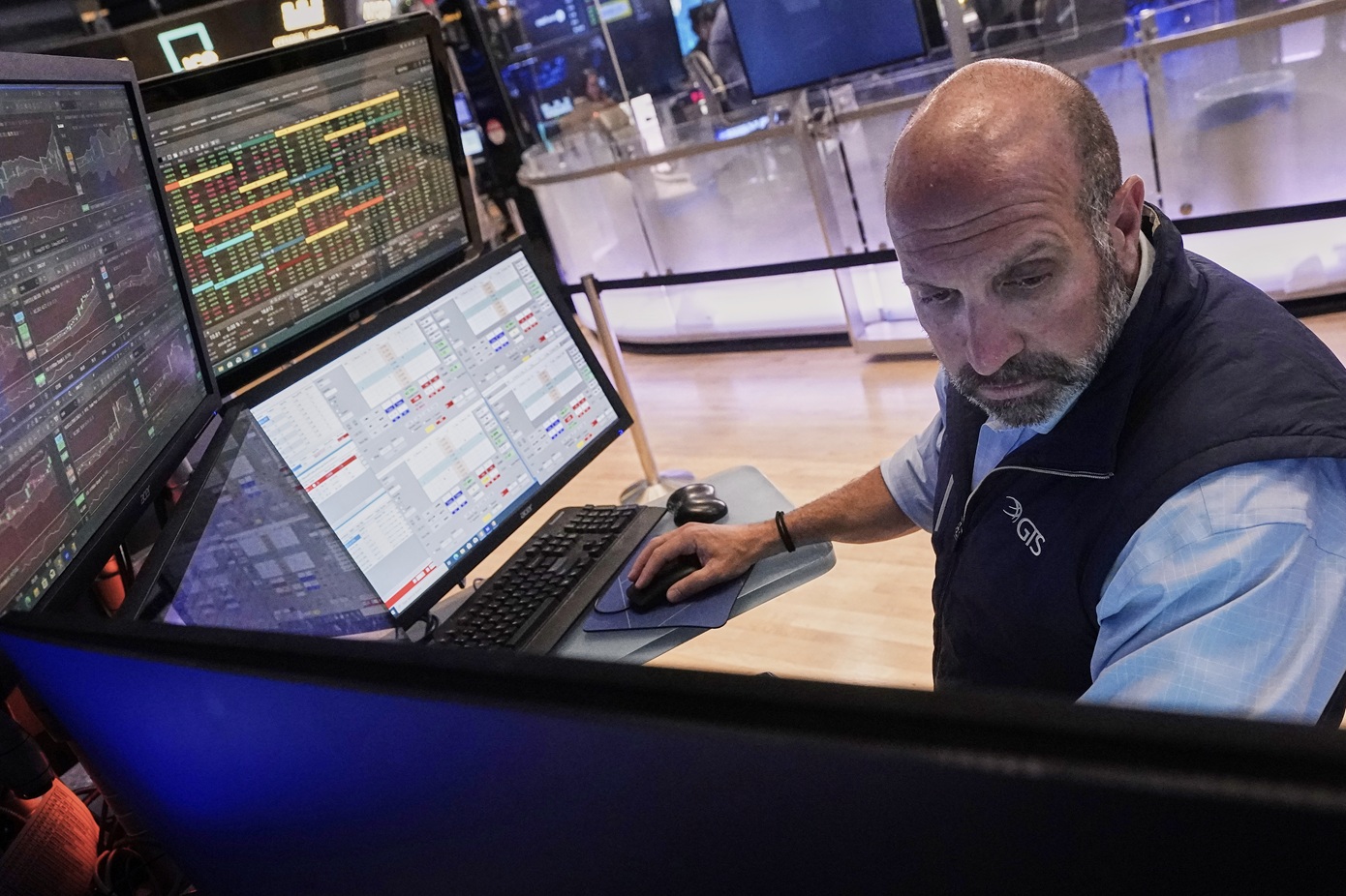 Αναταραχές στη Wall Street λόγω πτώσης 13% της Intel