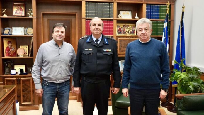 Συνάντηση Περιφερειάρχη Κρήτης με τον νέο Συντονιστή Επιχειρήσεων του Πυροσβεστικού Σώματος