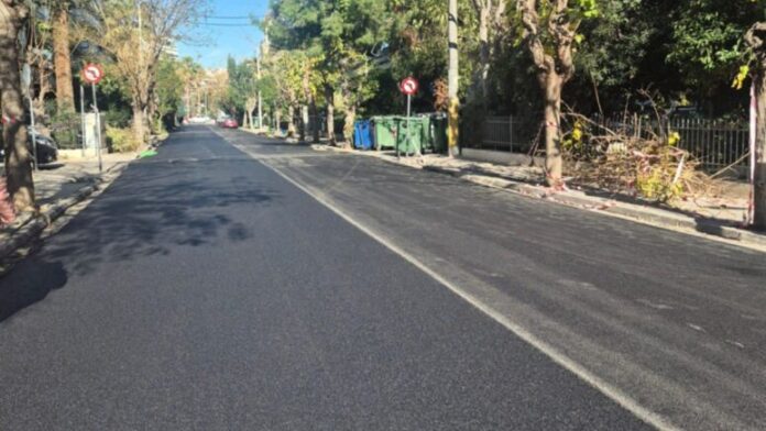 Δ.Πειραιά: Συνεχίζονται οι ασφαλτοστρώσεις σε βασικούς δρόμους του Ν. Φαλήρου