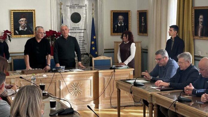 Συνεδρίασε η Περιφερειακή Επιτροπή Πελοποννήσου – Απολογισμός και κοπή βασιλόπιτας