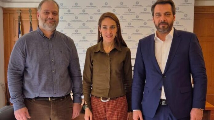 Συνάντηση δημάρχου Νάουσας με την Υπουργό Οικογένειας και Κοινωνικής Αλληλεγγύης