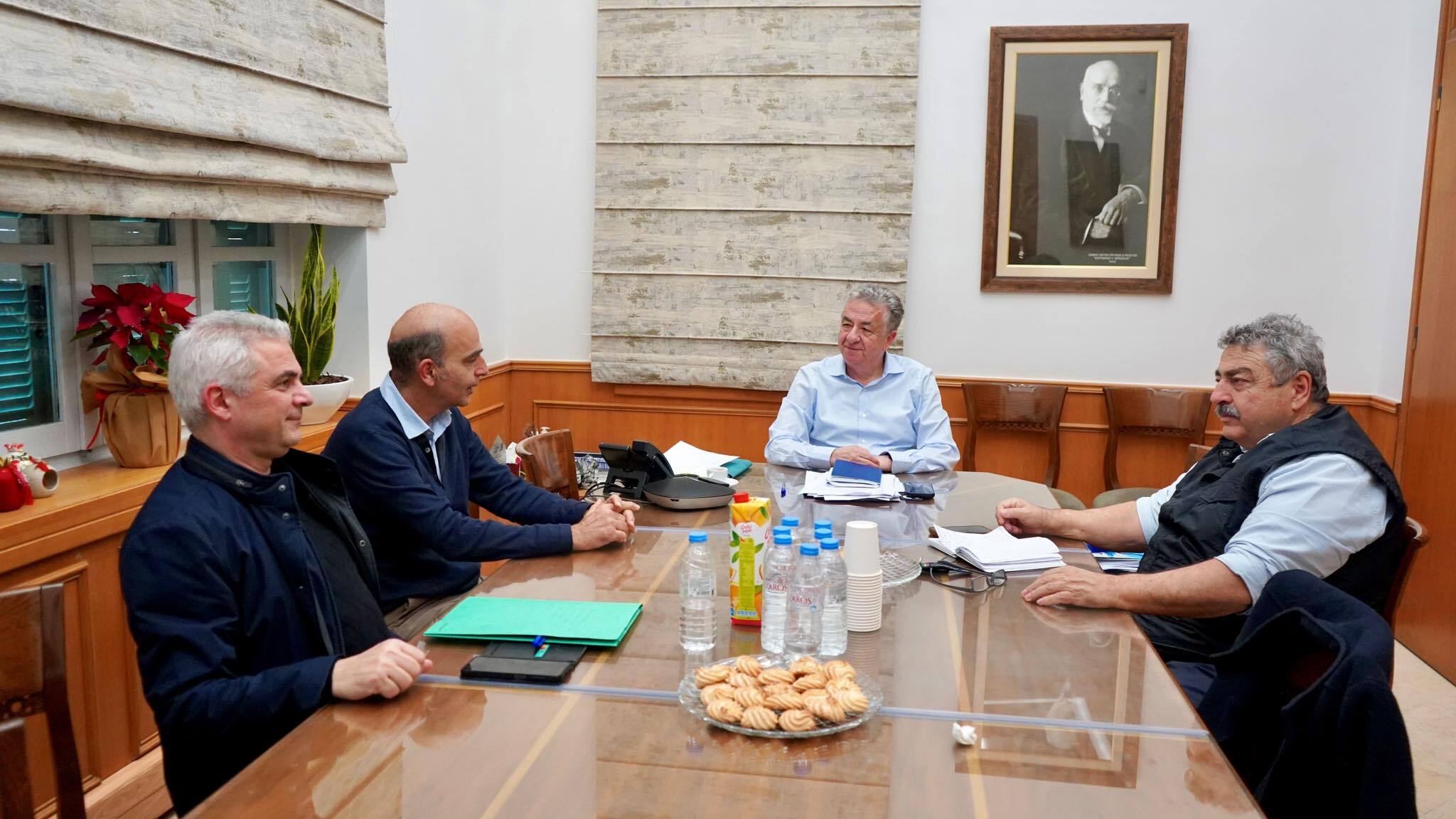 Σύσκεψη Περιφερειάρχη Κρήτης με τον Δήμαρχο Καντάνου-Σελίνου