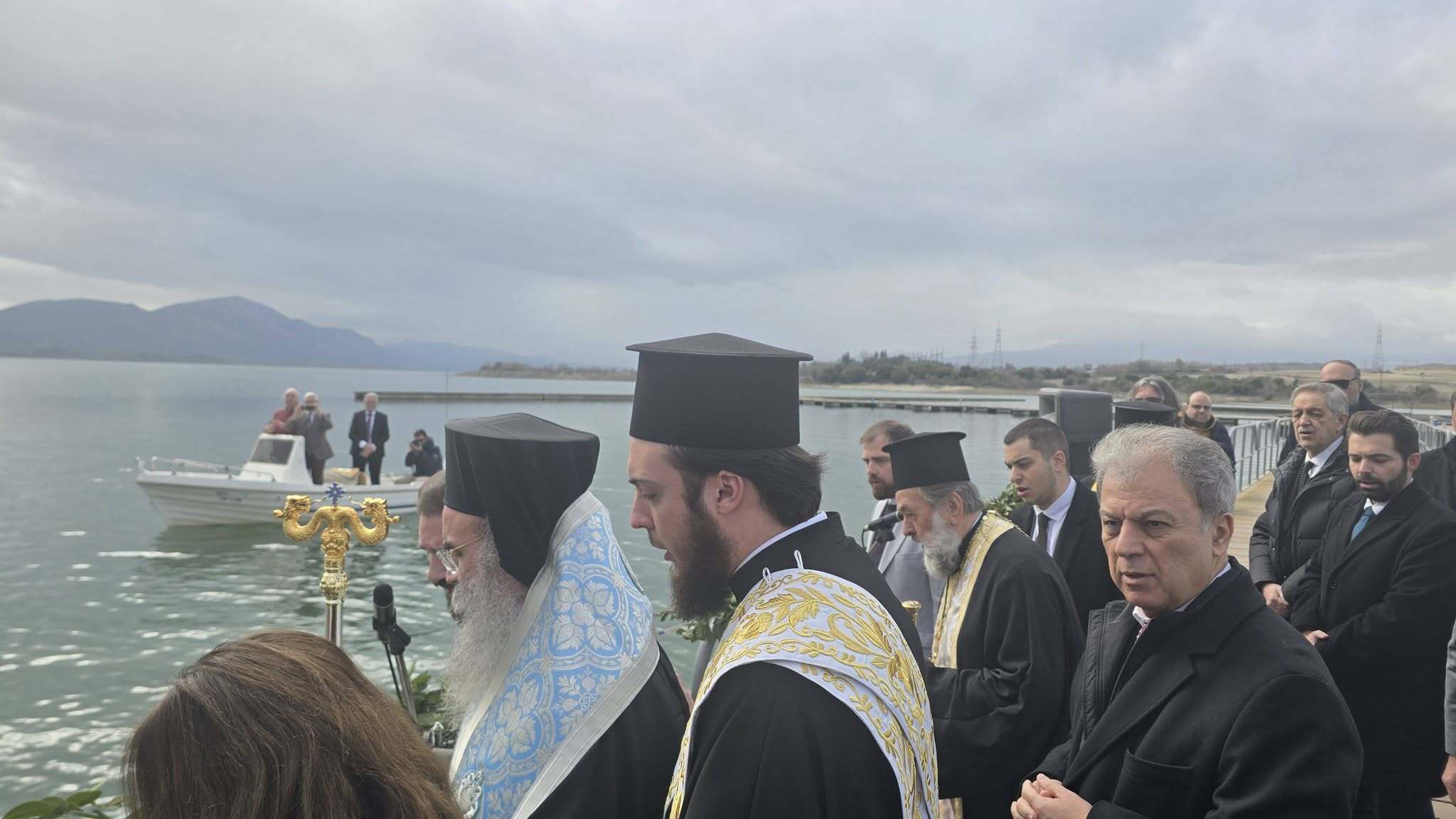 Περιφέρεια Δυτικής Μακεδονίας Στον εορτασμό των Θεοφανείων στη Λίμνη Πολυφύτου ο Γ. Αμανατίδης