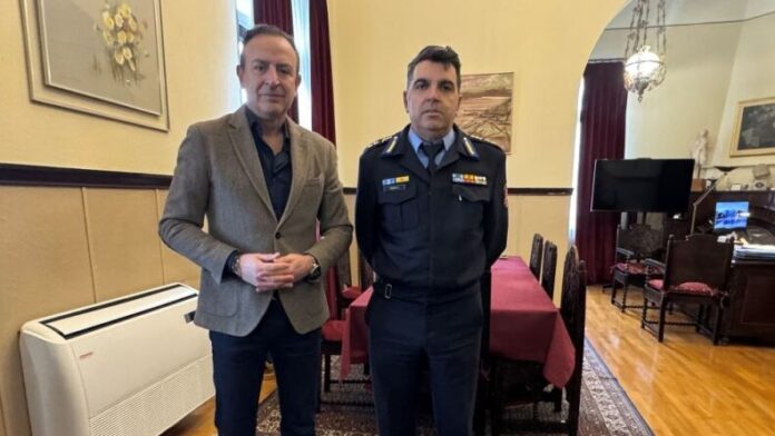 Συνάντηση Δημάρχου Ιωαννίνων με τον καινούργιο Συντονιστή της Πυροσβεστικής