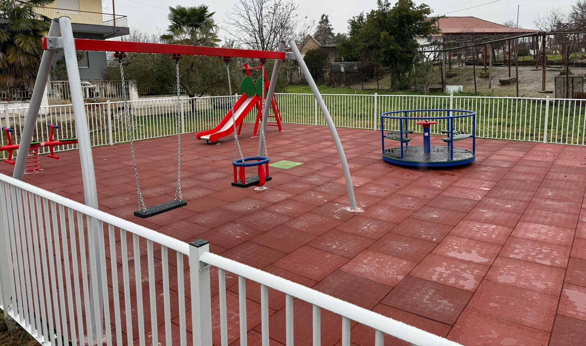 Νέα παιδική χαρά στη Λεπτοκαρυά από τον Δήμο Πέλλας