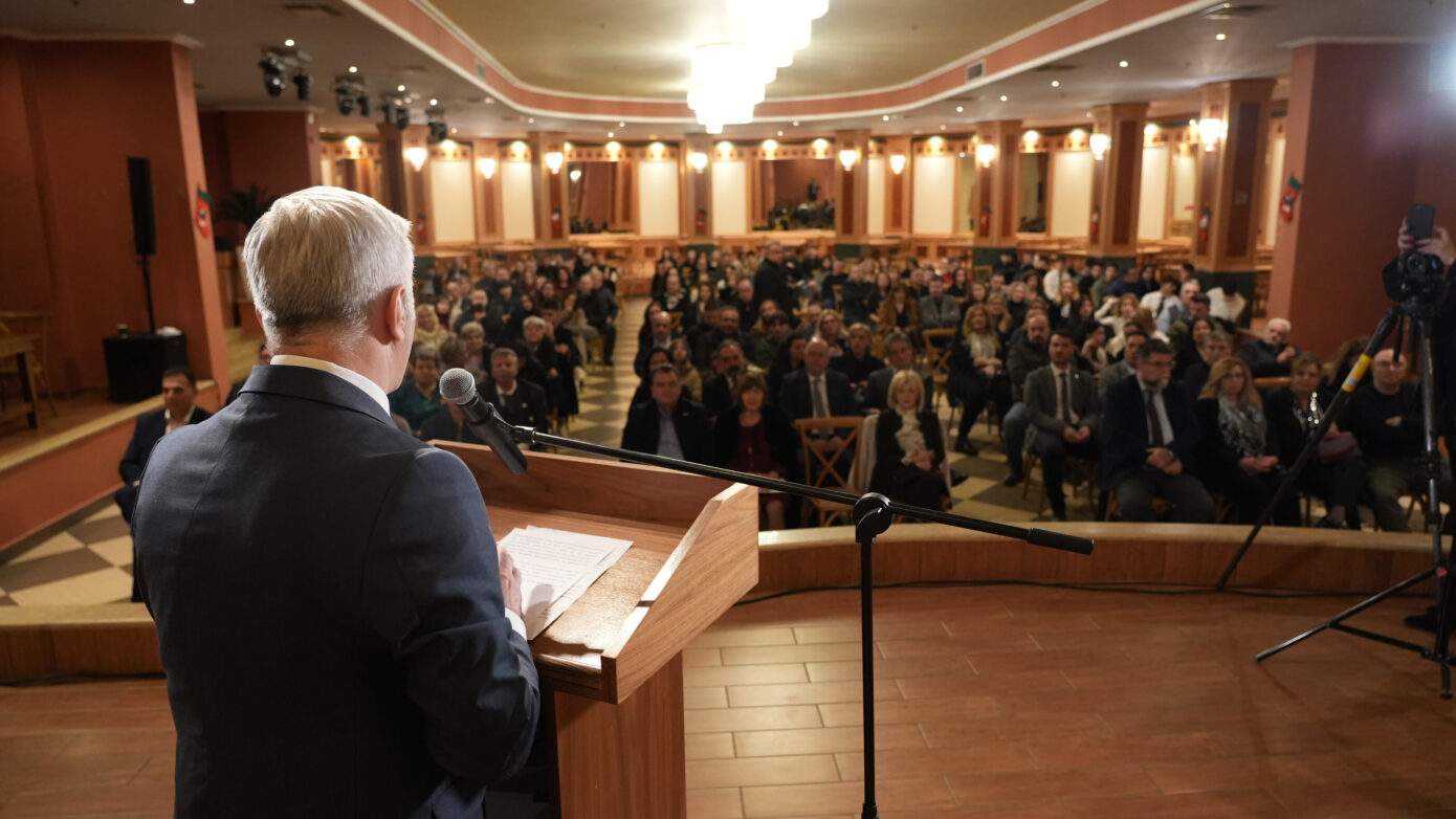 Δ. Παιανίας: Συγκίνηση και χαρά στη βράβευση των επιτυχημένων μαθητών