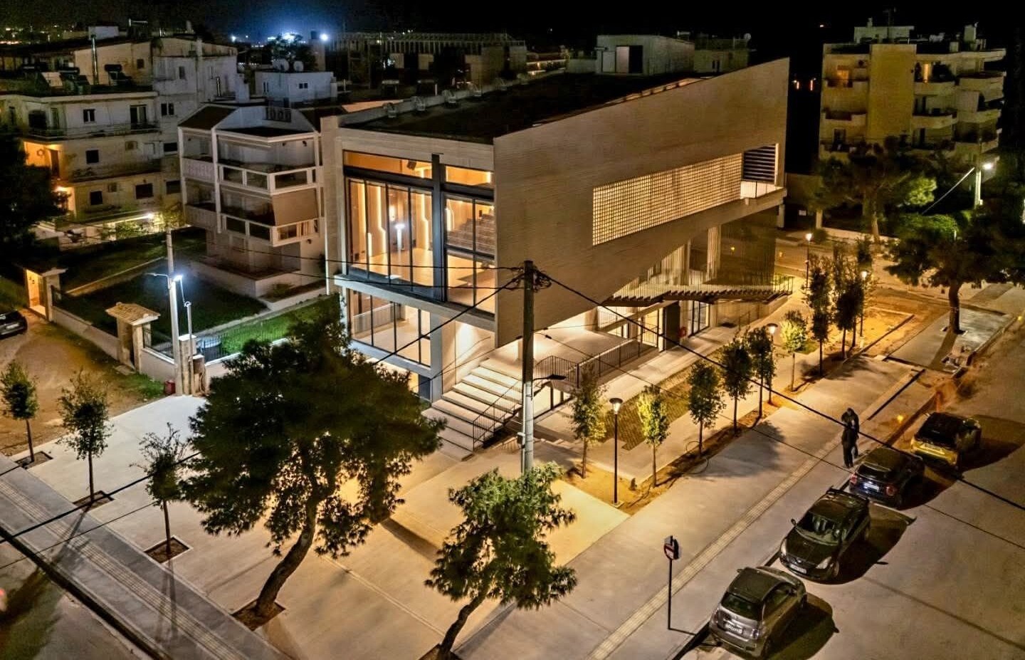 Ξεκινά τη λειτουργία του το μοντέρνο Πολιτιστικό Κέντρο Γλυφάδας