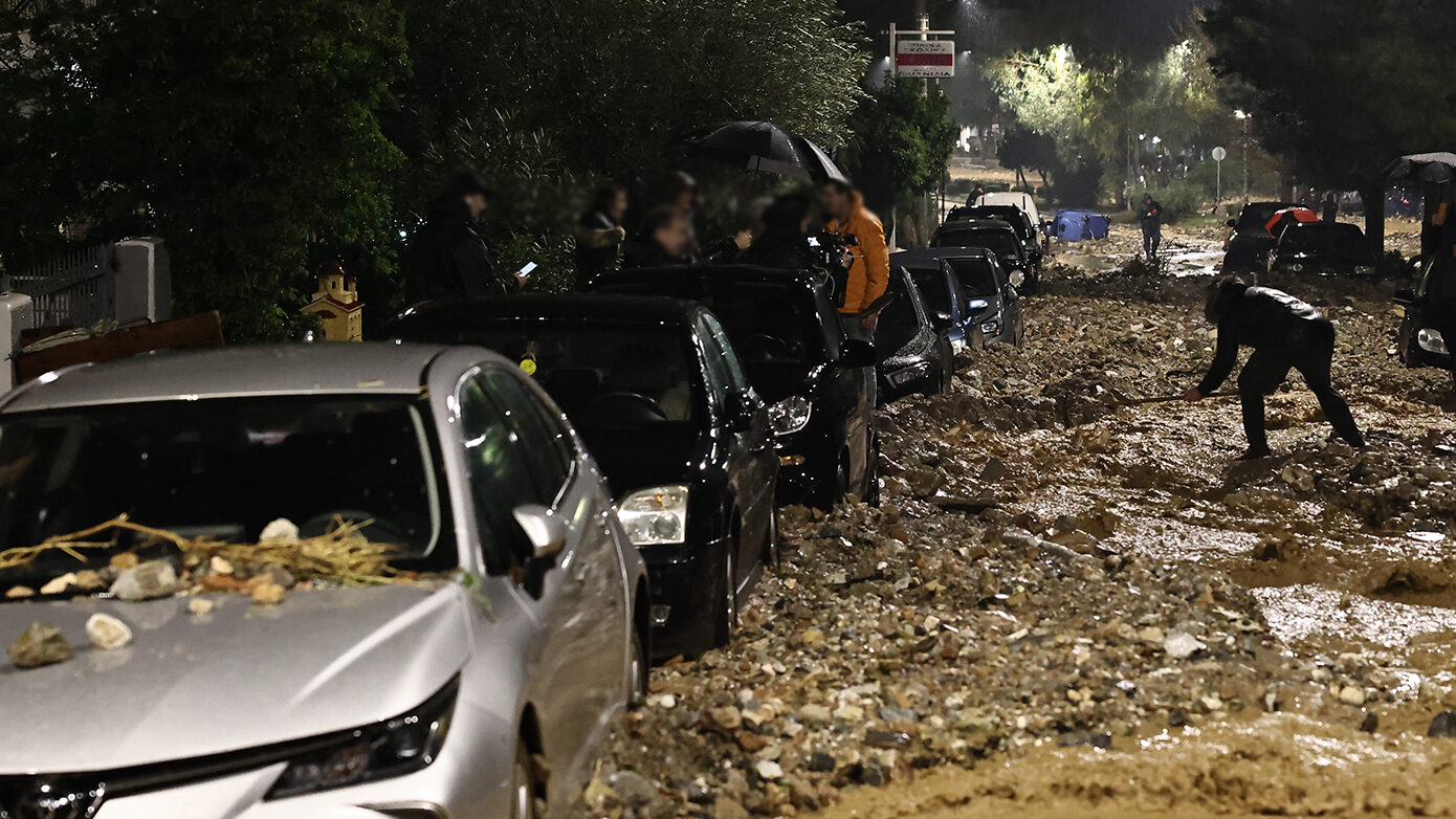 Πώς η έντονη κακοκαιρία έφερε χάος στην Άνω Γλυφάδα – Η ανάλυση Λέκκα
