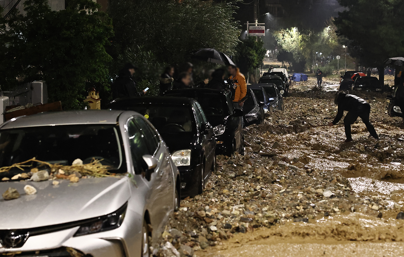 Πώς η έντονη κακοκαιρία έφερε χάος στην Άνω Γλυφάδα – Η ανάλυση Λέκκα