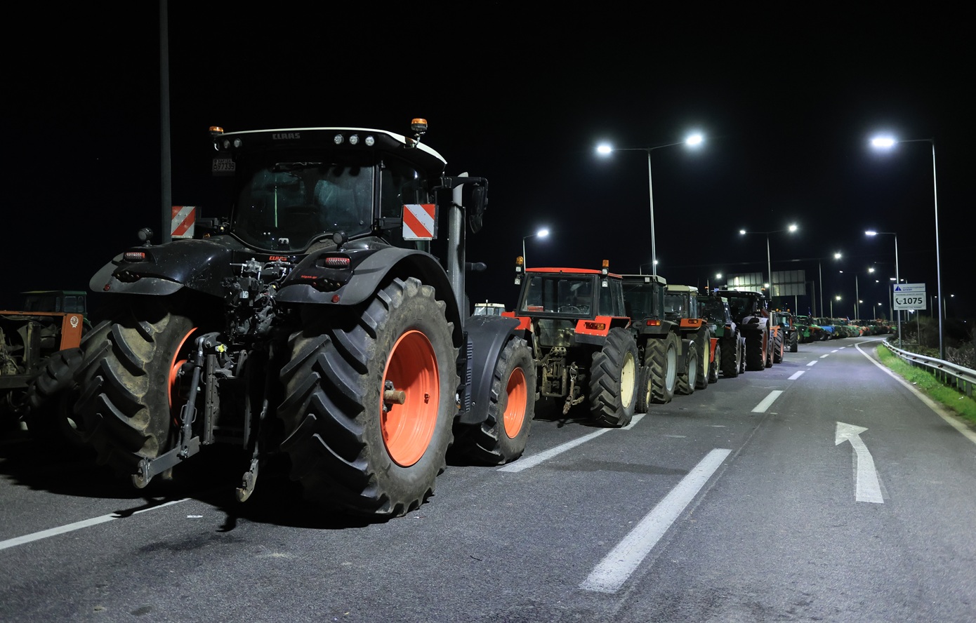 Οι αγρότες της Κρήτης απέχουν από τον διάλογο με τον πρωθυπουργό – Αντιδρούν στο μπλόκο της Νίκαιας