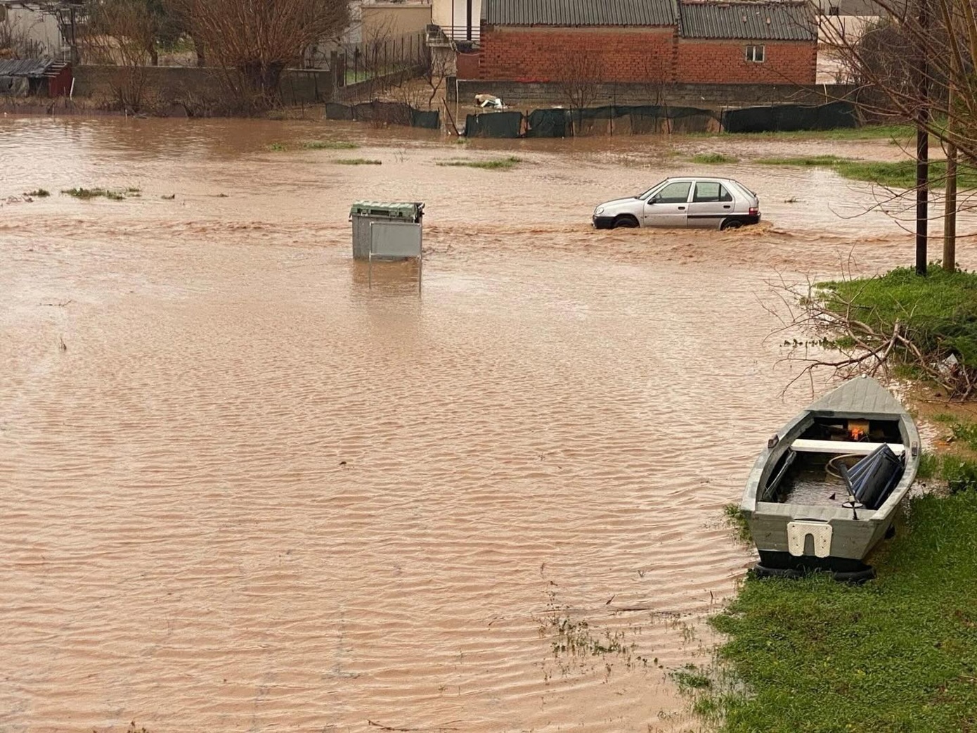 Δυνατές καταιγίδες δημιούργησαν προβλήματα σε Έβρο και Ροδόπη
