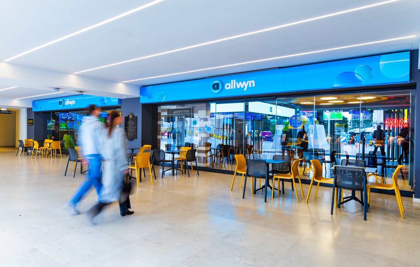 Η νέα εποχή της Allwyn ανατέλλει για το δίκτυο καταστημάτων ΟΠΑΠ
