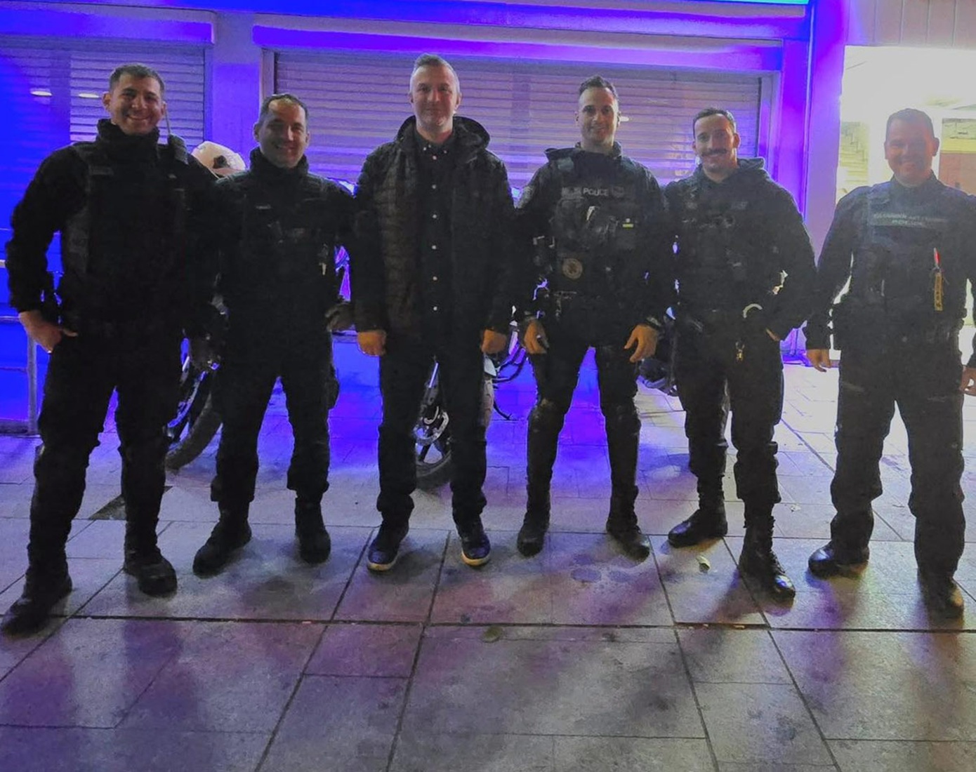 Ηρωικοί αστυνομικοί στη Χαλκίδα: Διέσωσαν δύο πολίτες από φλεγόμενο κτίριο