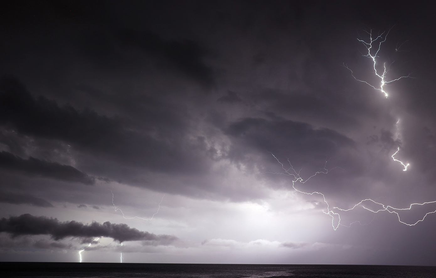 Έκτακτη προειδοποίηση για κακοκαιρία: Σχολεία κλειστά στην Αττική, έντονες βροχοπτώσεις και ισχυροί άνεμοι – Δείτε χάρτες