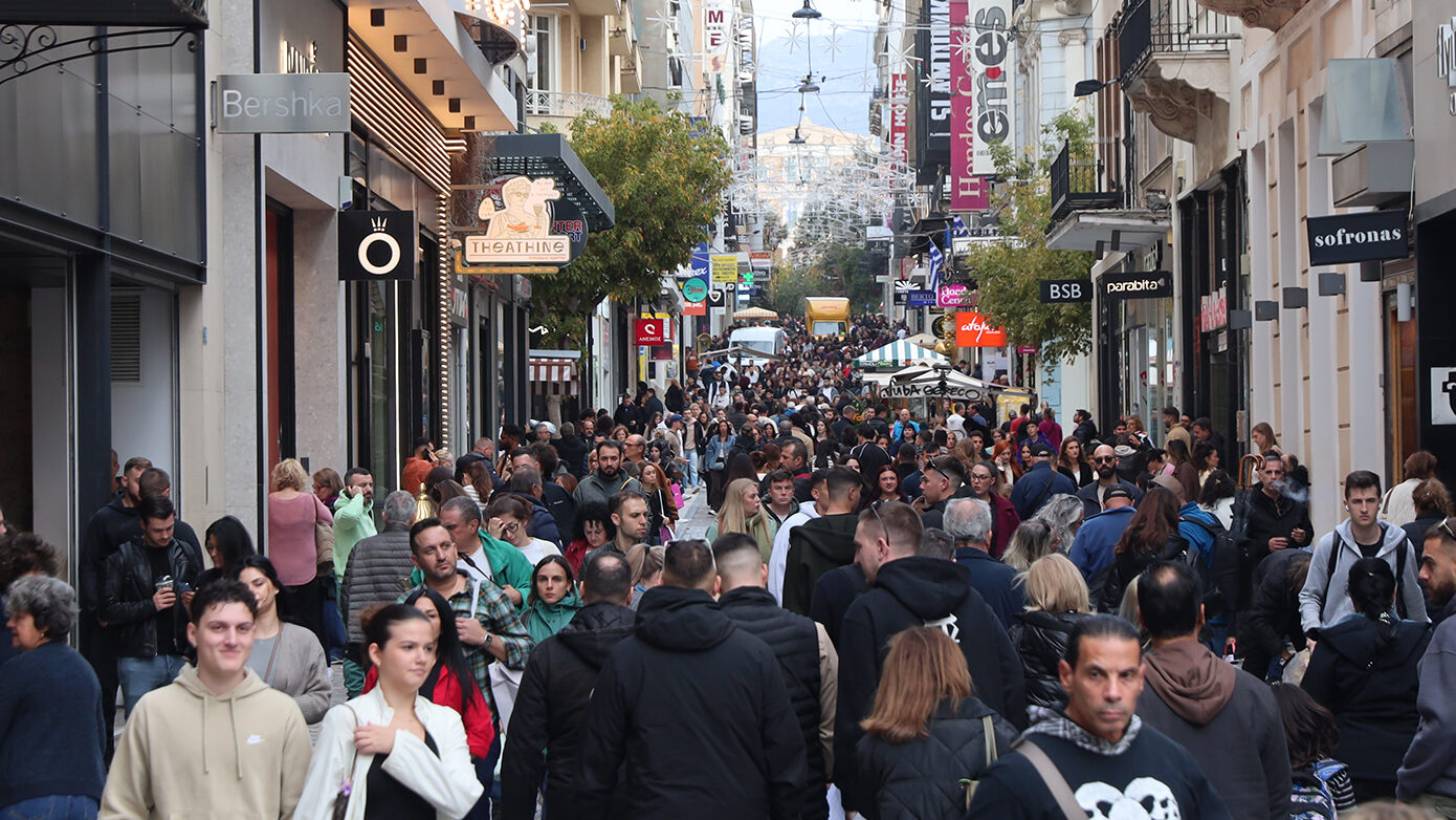 Λειτουργούν και σήμερα, δεύτερη Κυριακή εκπτώσεων, τα καταστήματα – Χαμηλή η επισκεψιμότητα