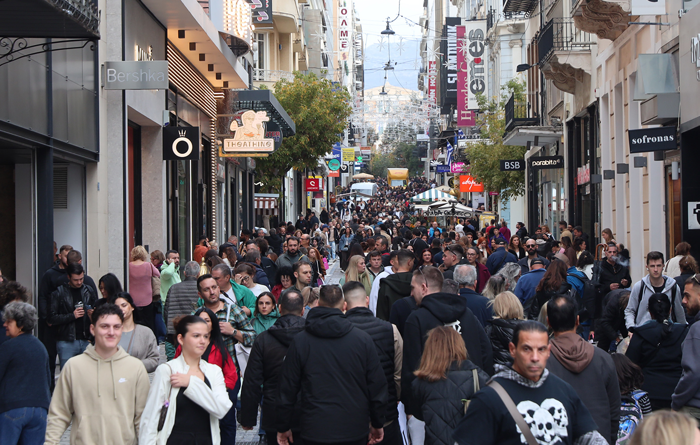 Λειτουργούν και σήμερα, δεύτερη Κυριακή εκπτώσεων, τα καταστήματα – Χαμηλή η επισκεψιμότητα