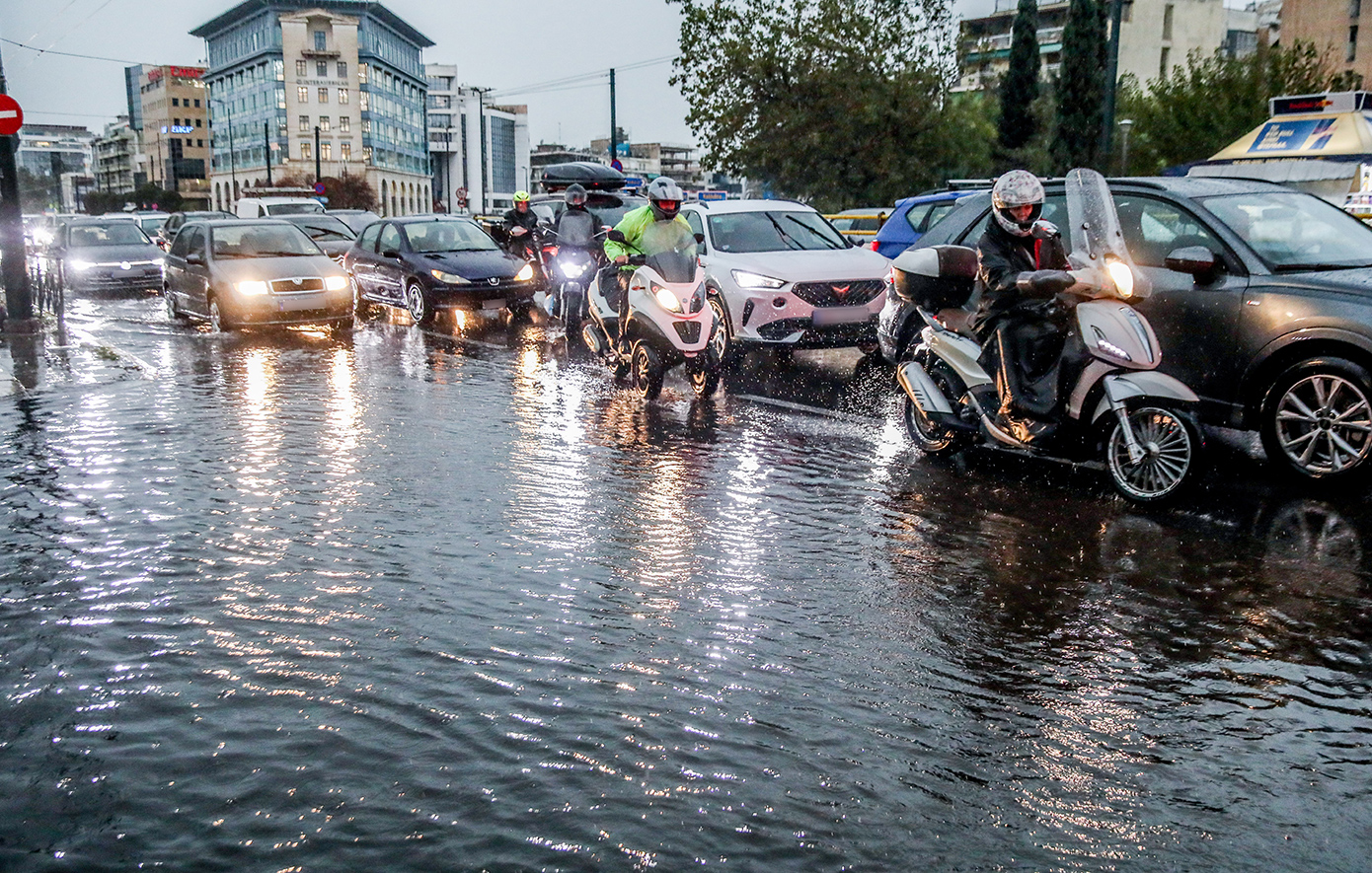 Ενδεχόμενο κλεισίματος σχολείων στην Αττική αύριο, Τετάρτη, εξαιτίας της κακοκαιρίας – Αποφάσεις σύντομα