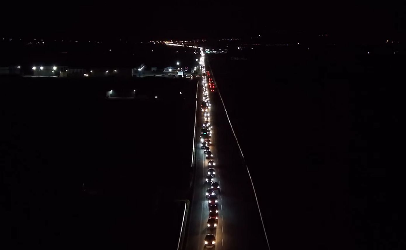 «Οδύσσεια» η επιστροφή για τους ταξιδιώτες: Ουρά 12 χιλιομέτρων πριν τη Θήβα – Εναέρια πλάνα από drone